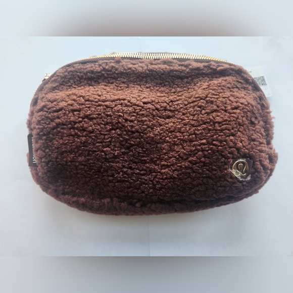 Lululemon Fleece Everywhere Belt Bag Brown/Gold 1L Limited NWT - Picture 1 of 6